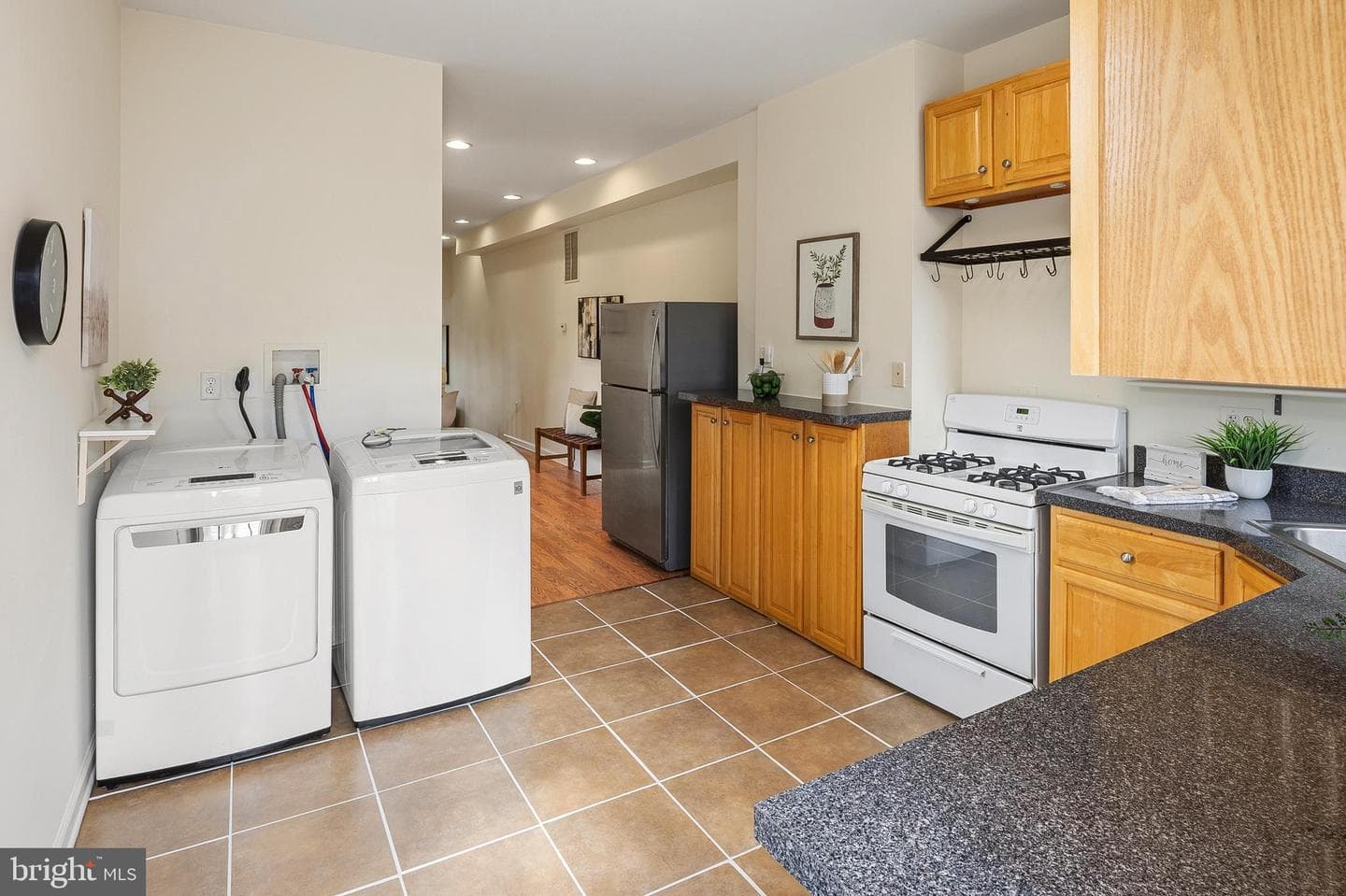 459 W 24th Street photo 7