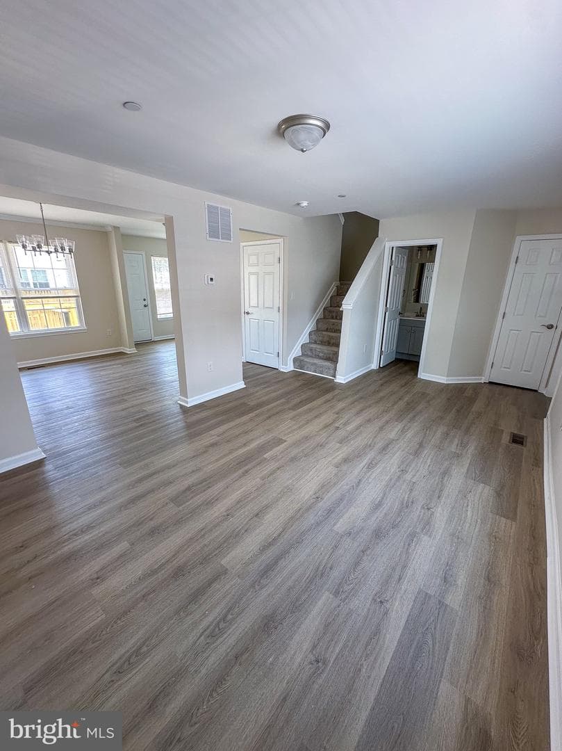 605 Collett Street photo 8