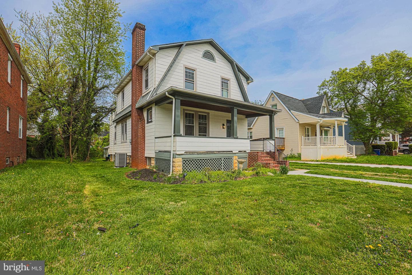 3916 W Strathmore Avenue photo 4
