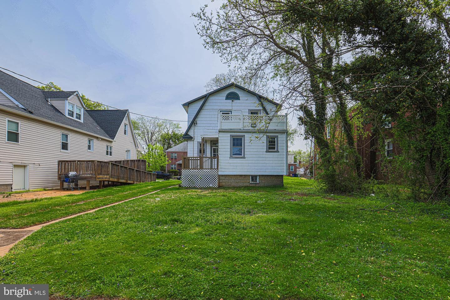 3916 W Strathmore Avenue photo 7