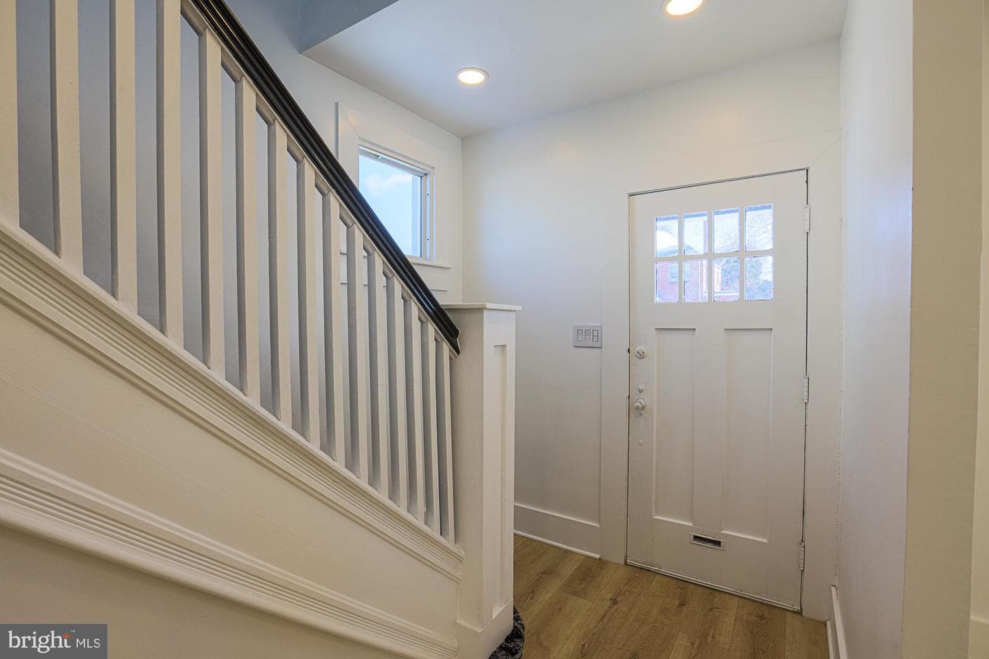 3916 W Strathmore Avenue photo 9