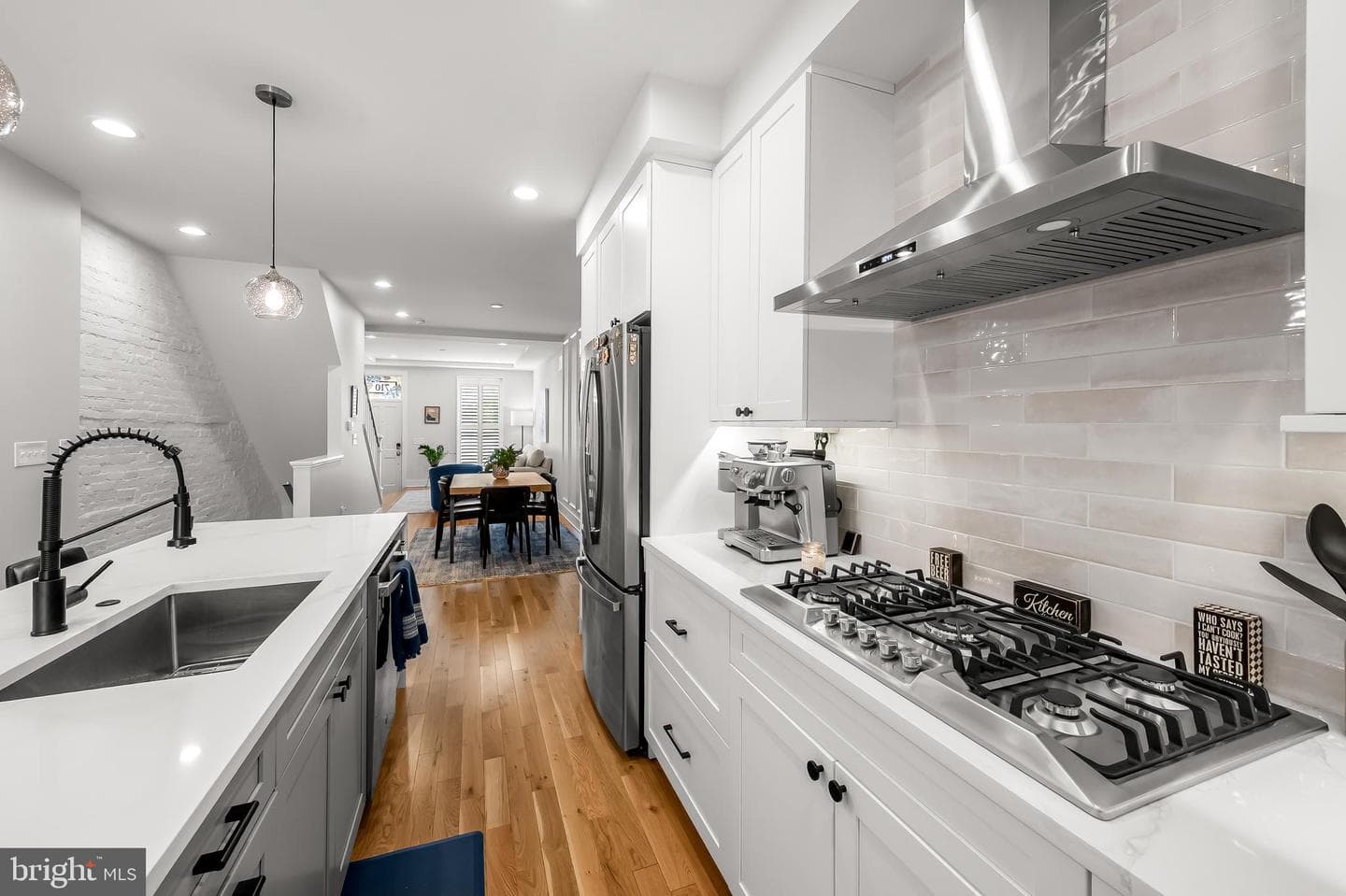 710 S Baylis Street photo 12