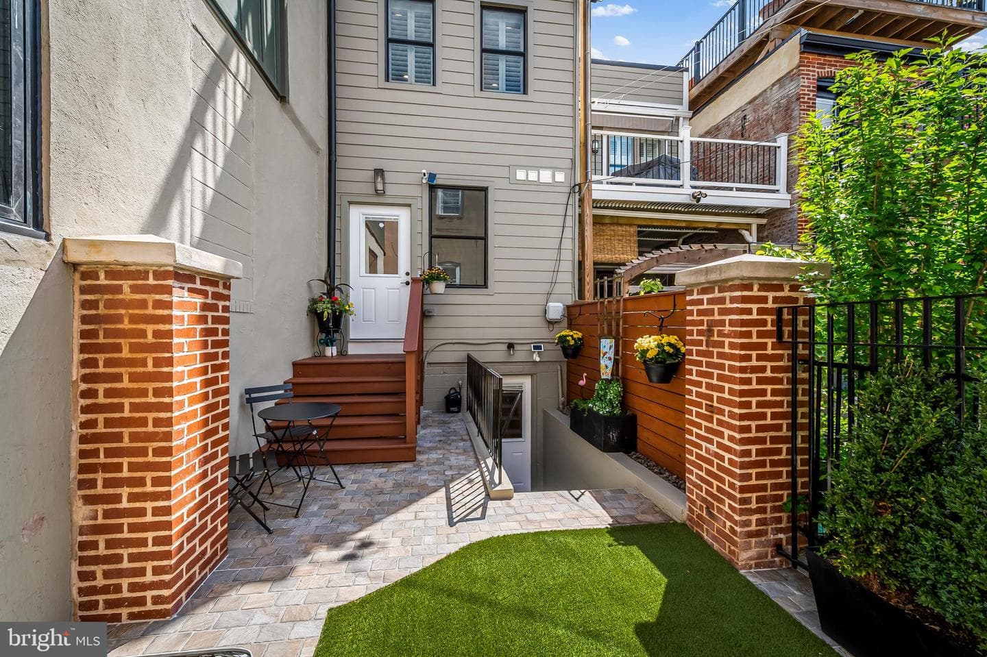 710 S Baylis Street photo 33