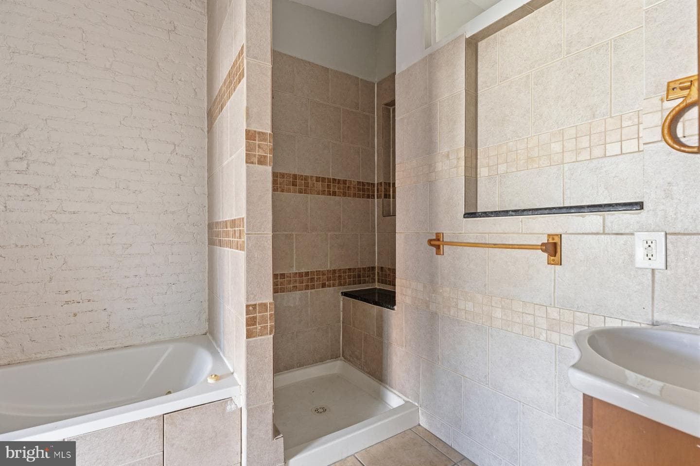 1206 W Cross Street W photo 16