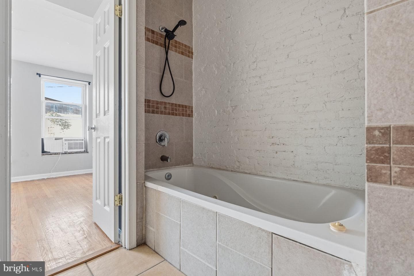 1206 W Cross Street W photo 17