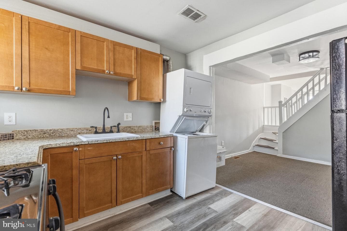 1206 W Cross Street W photo 9