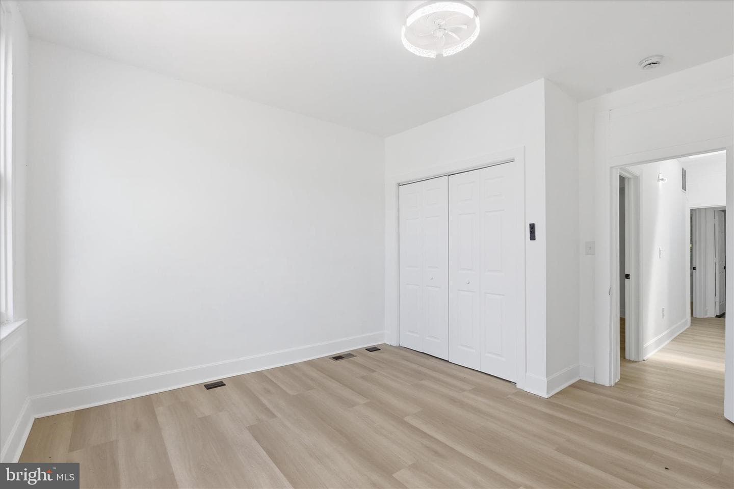 2567 W Baltimore Street photo 9