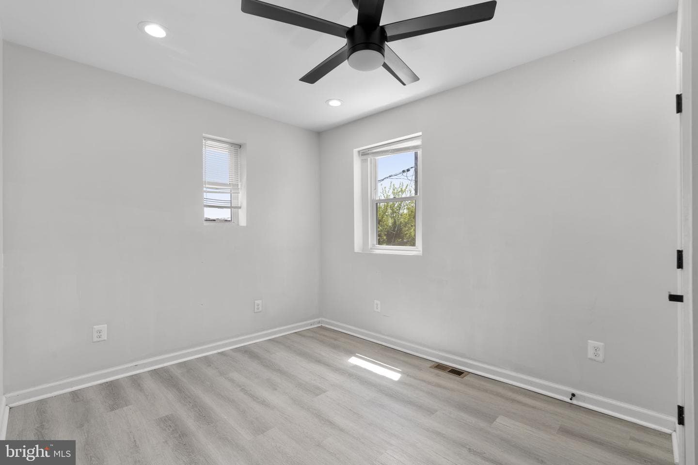 4816 Beaufort Avenue photo 24