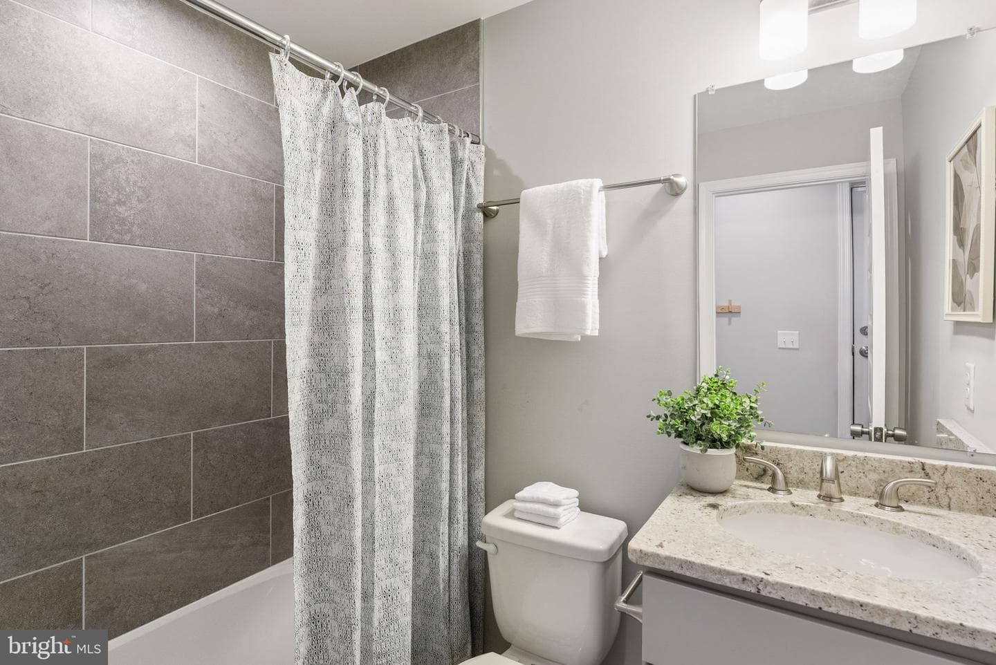 322 S Clinton Street S photo 36