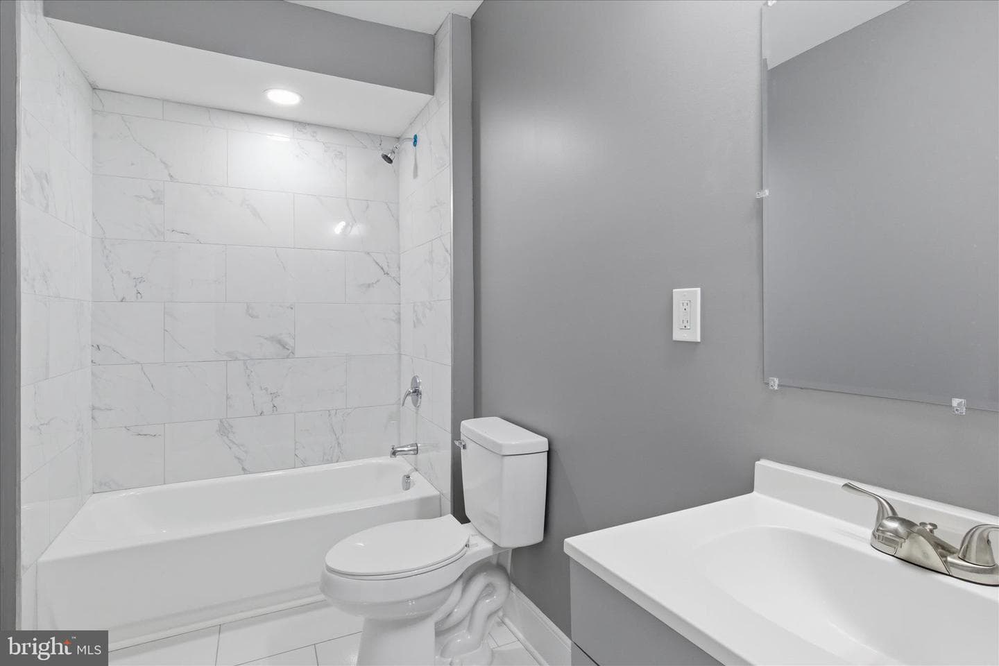 1512 W Pratt Street photo 22