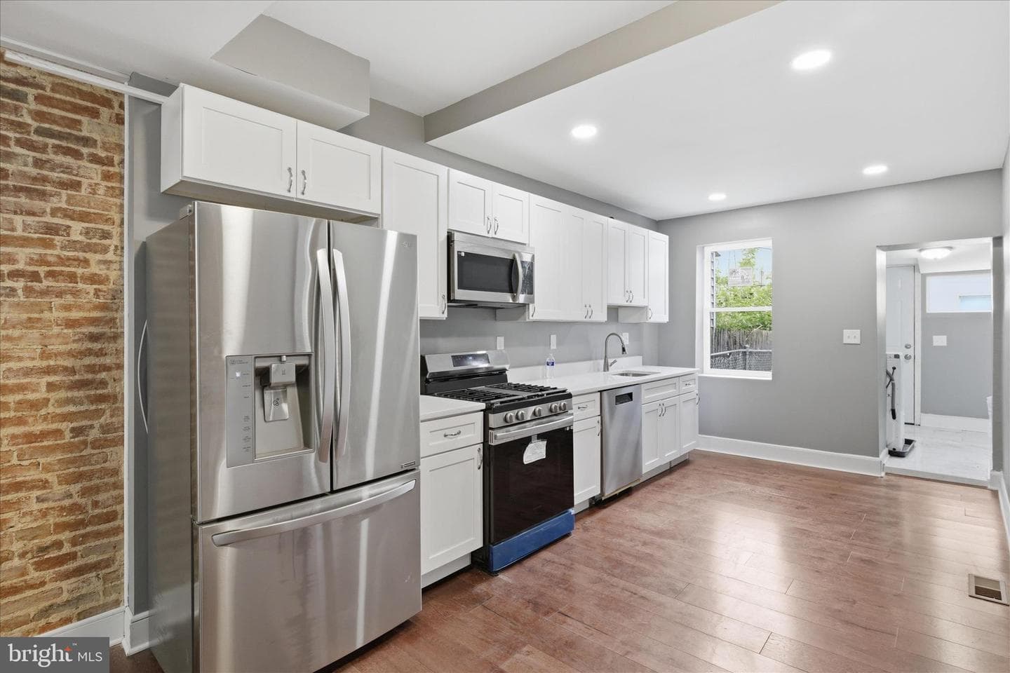 1512 W Pratt Street photo 6