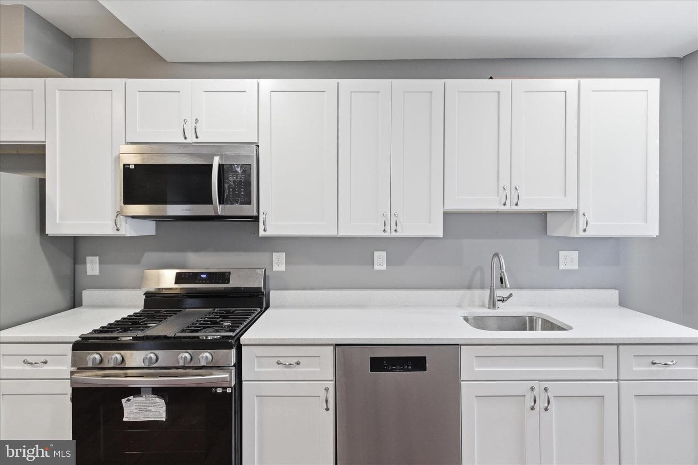 1512 W Pratt Street photo 9