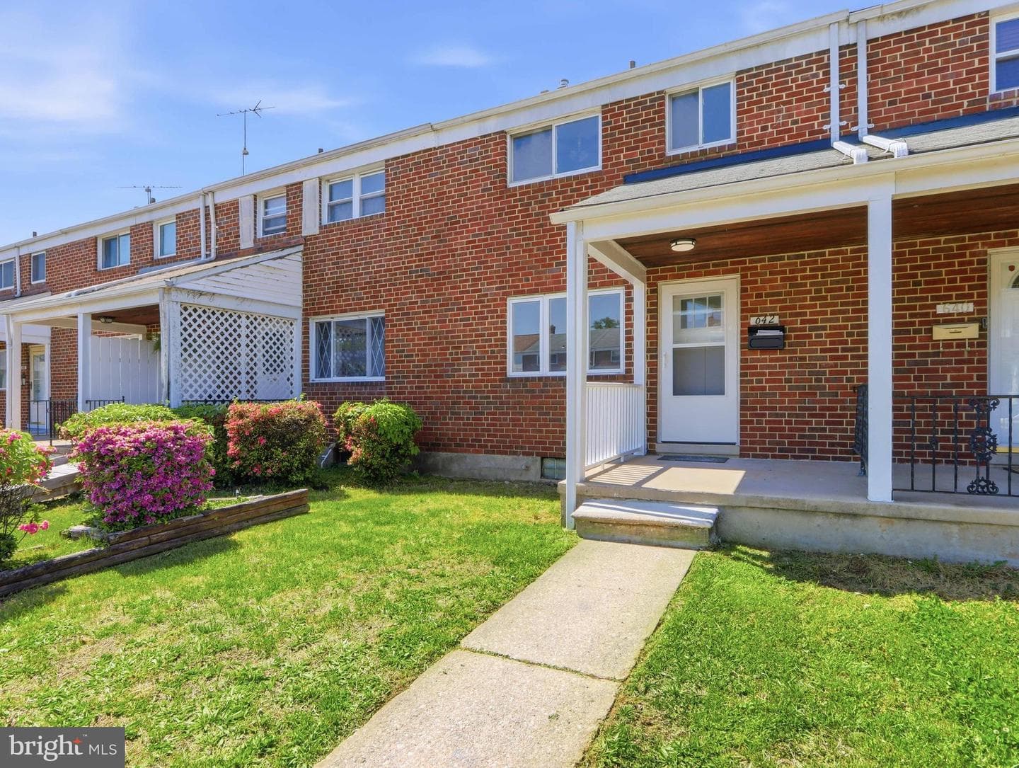 642 Queensgate Road photo 3