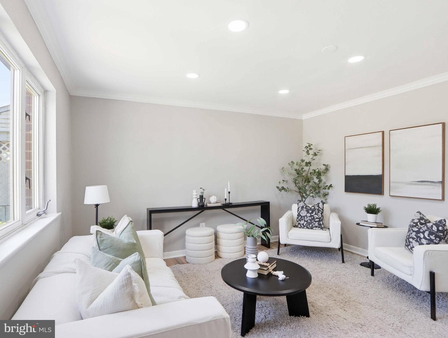 642 Queensgate Road photo 4