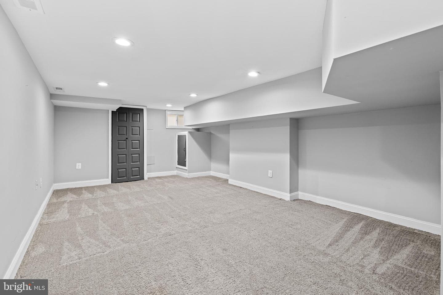 108 S Washington Street photo 40