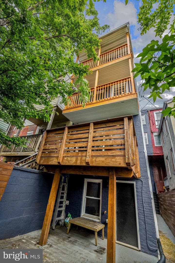 108 S Washington Street photo 47
