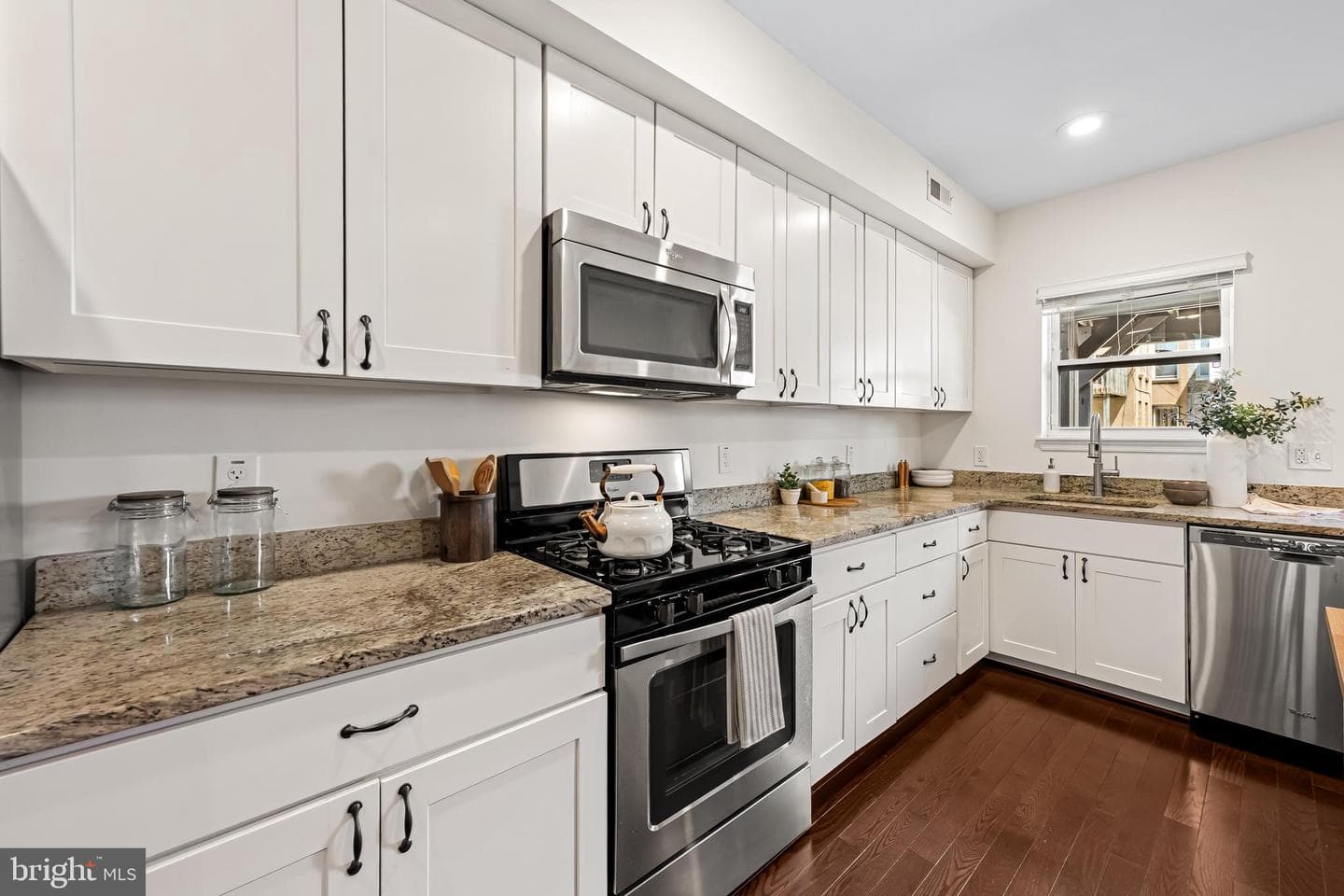1319 Clarkson Street photo 12