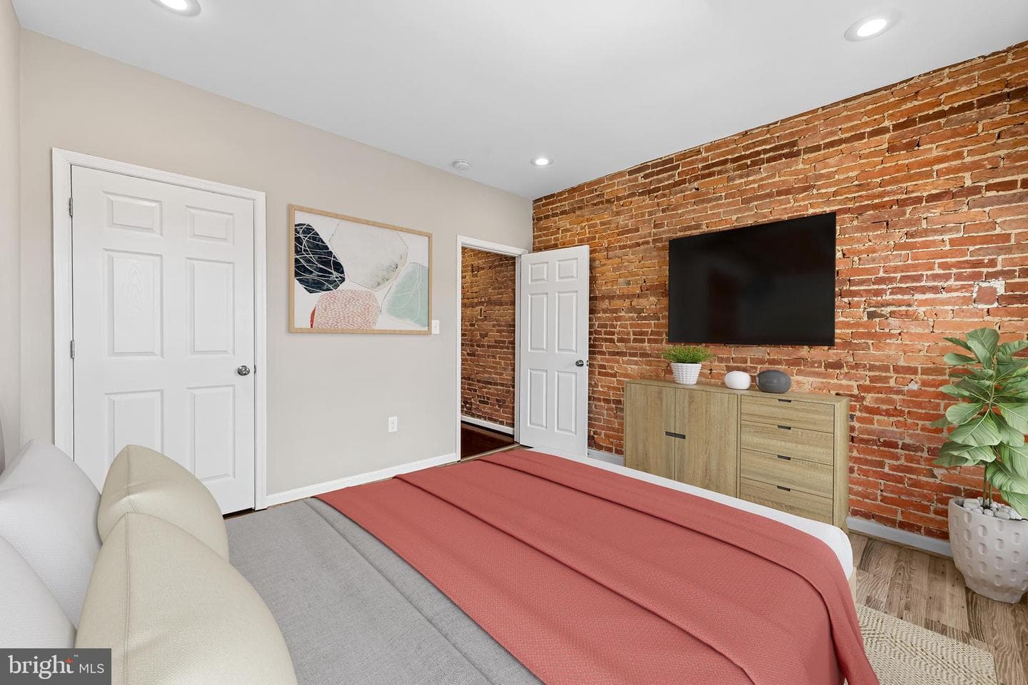 1319 Clarkson Street photo 18