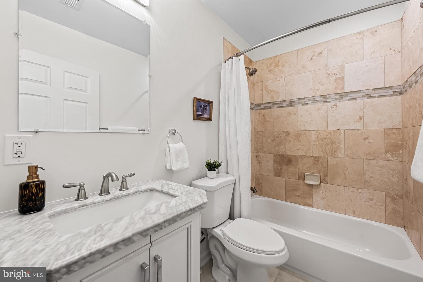 1319 Clarkson Street photo 19