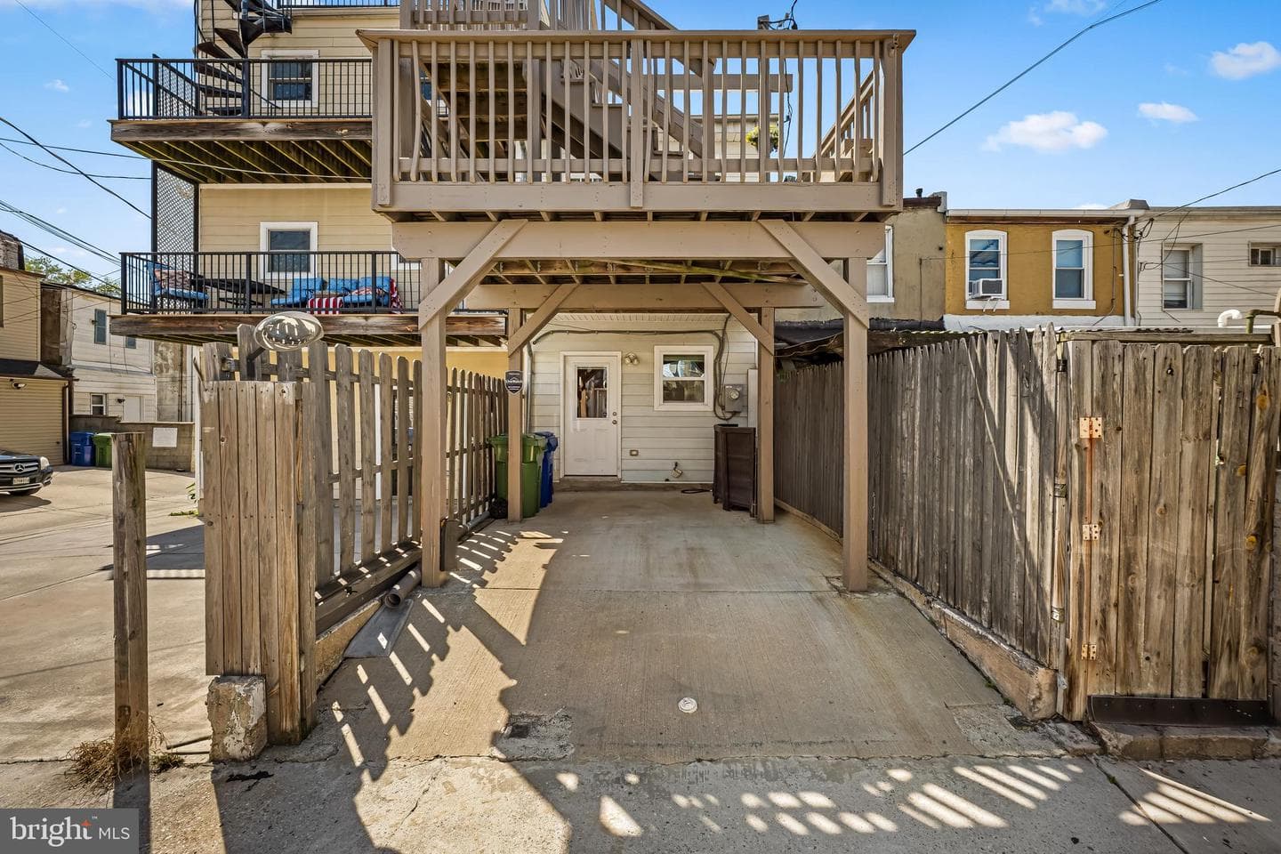 1319 Clarkson Street photo 3