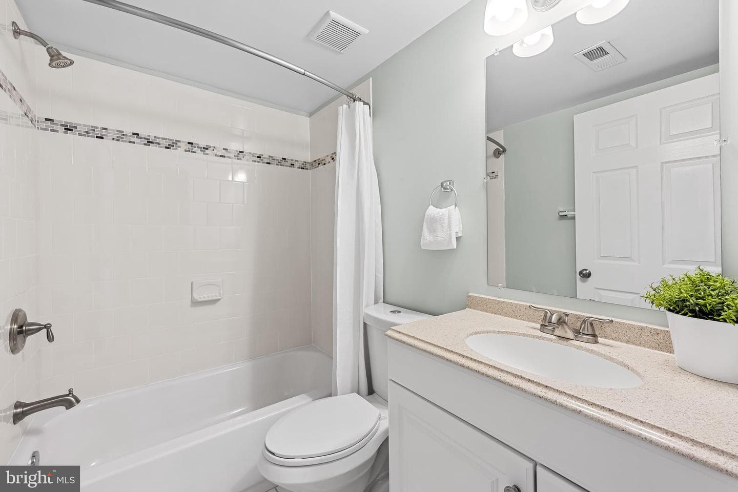 1319 Clarkson Street photo 33