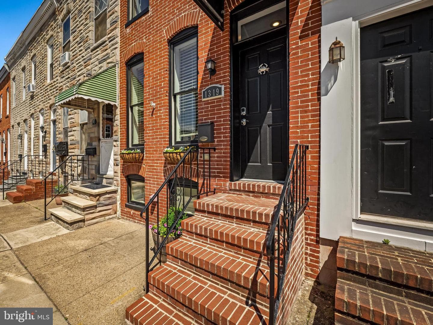 1319 Clarkson Street photo 4