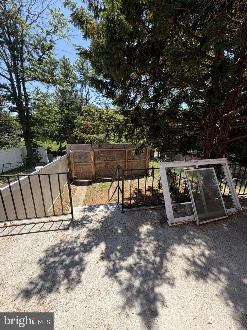 1239 Walters Avenue photo 10