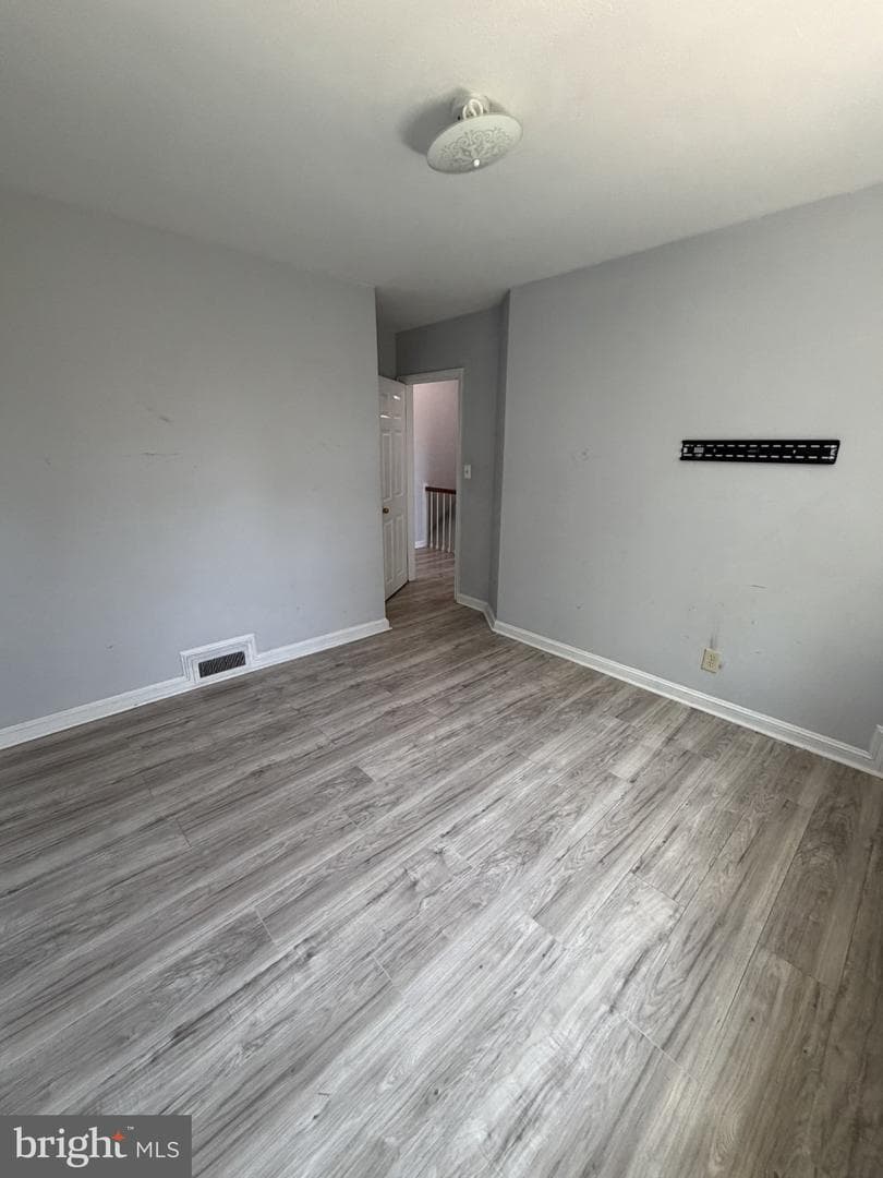 1239 Walters Avenue photo 17