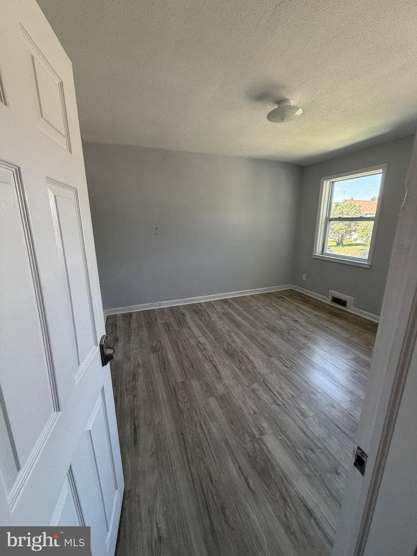 1239 Walters Avenue photo 19