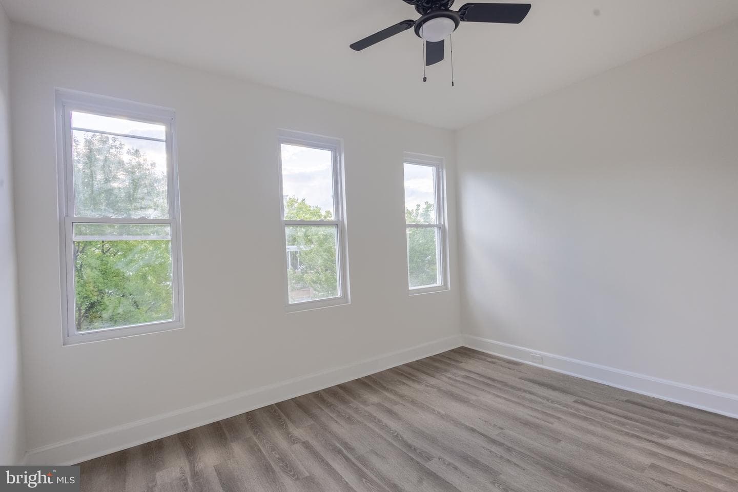 2115 N Longwood Street photo 30