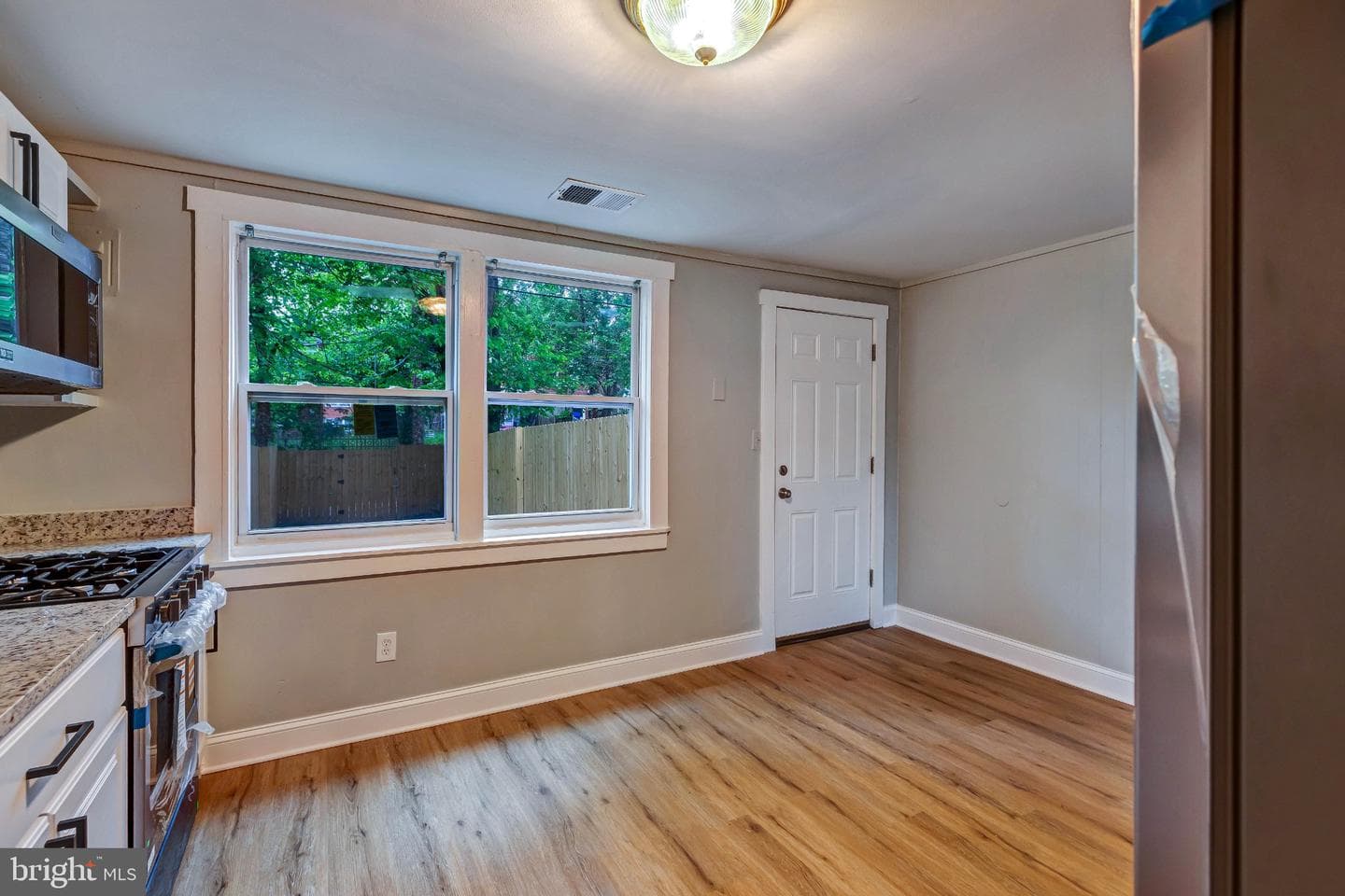 3013 Elizabeth Avenue photo 20