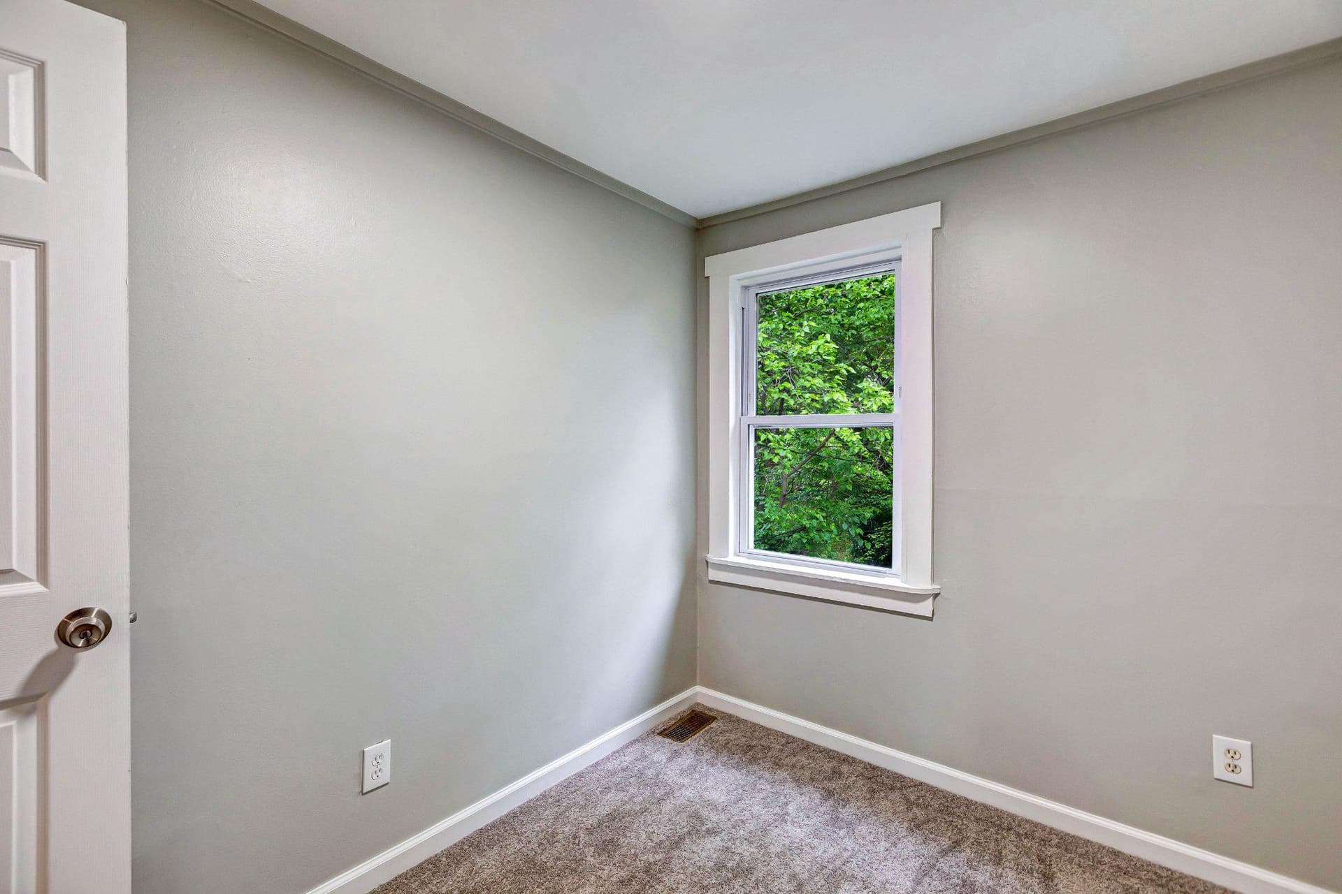 3013 Elizabeth Avenue photo 34