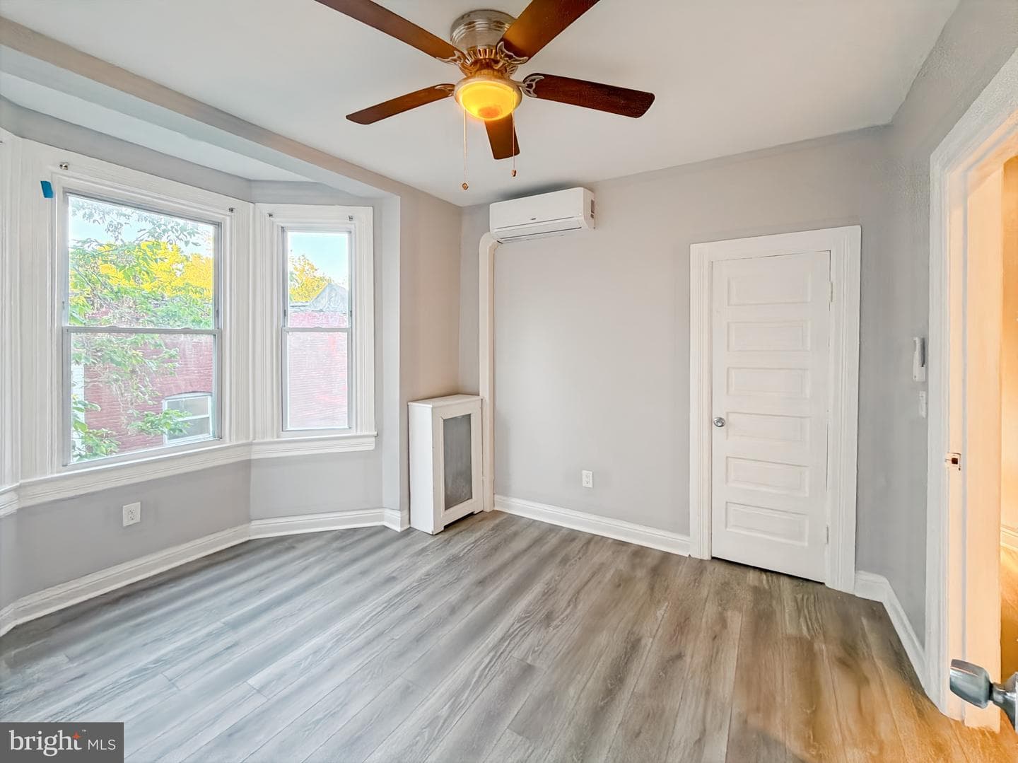 2210 Lyndhurst Avenue photo 24