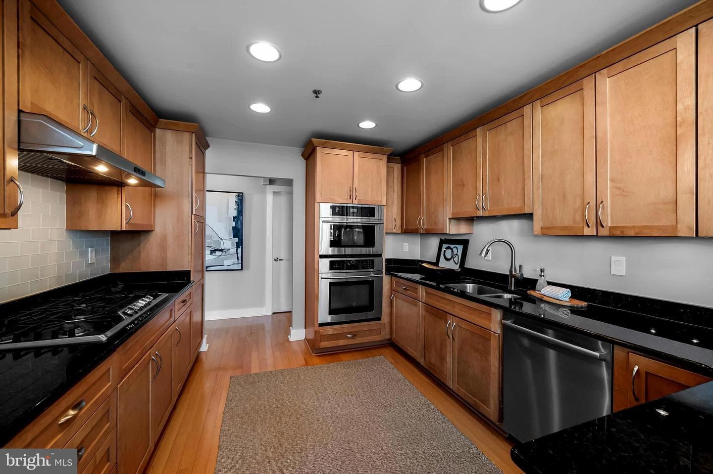 1400 Lancaster Street #901 photo 26