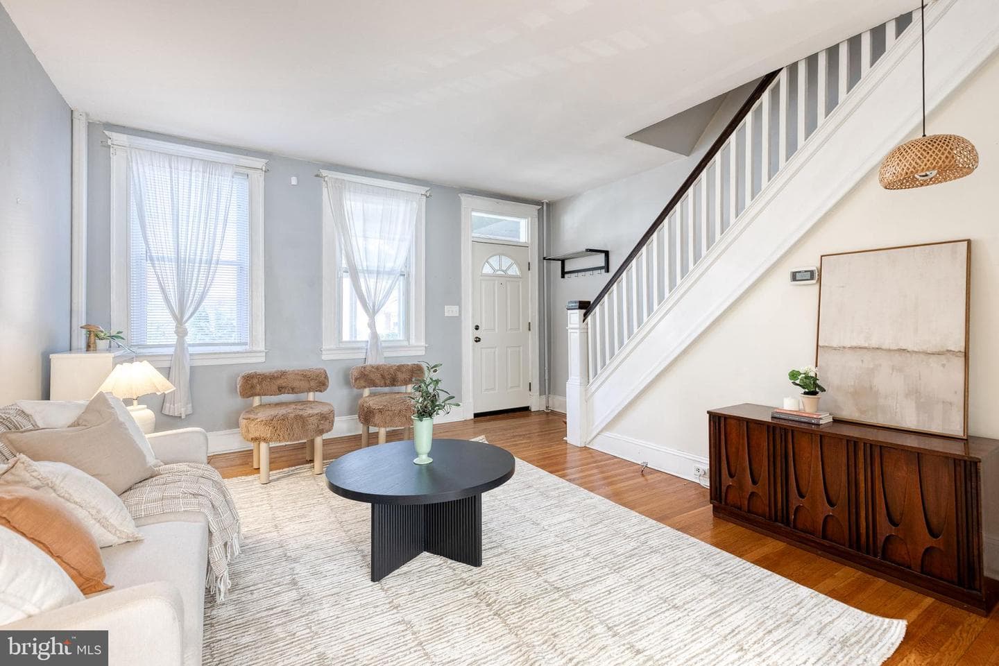 4437 Newport Avenue photo 10