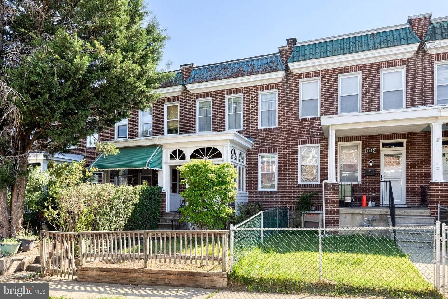 4437 Newport Avenue photo 2