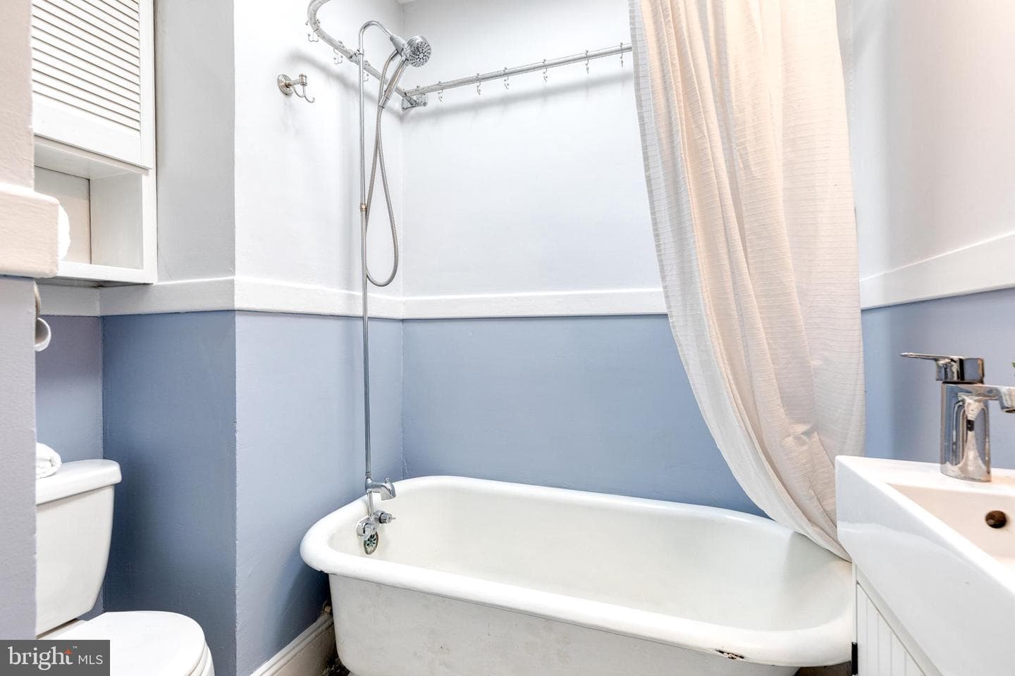 4437 Newport Avenue photo 25