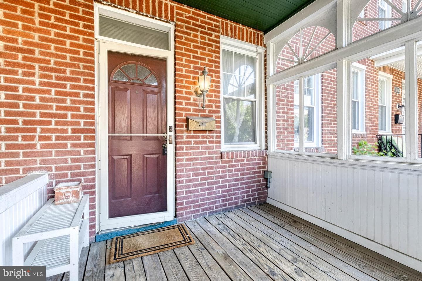 4437 Newport Avenue photo 4