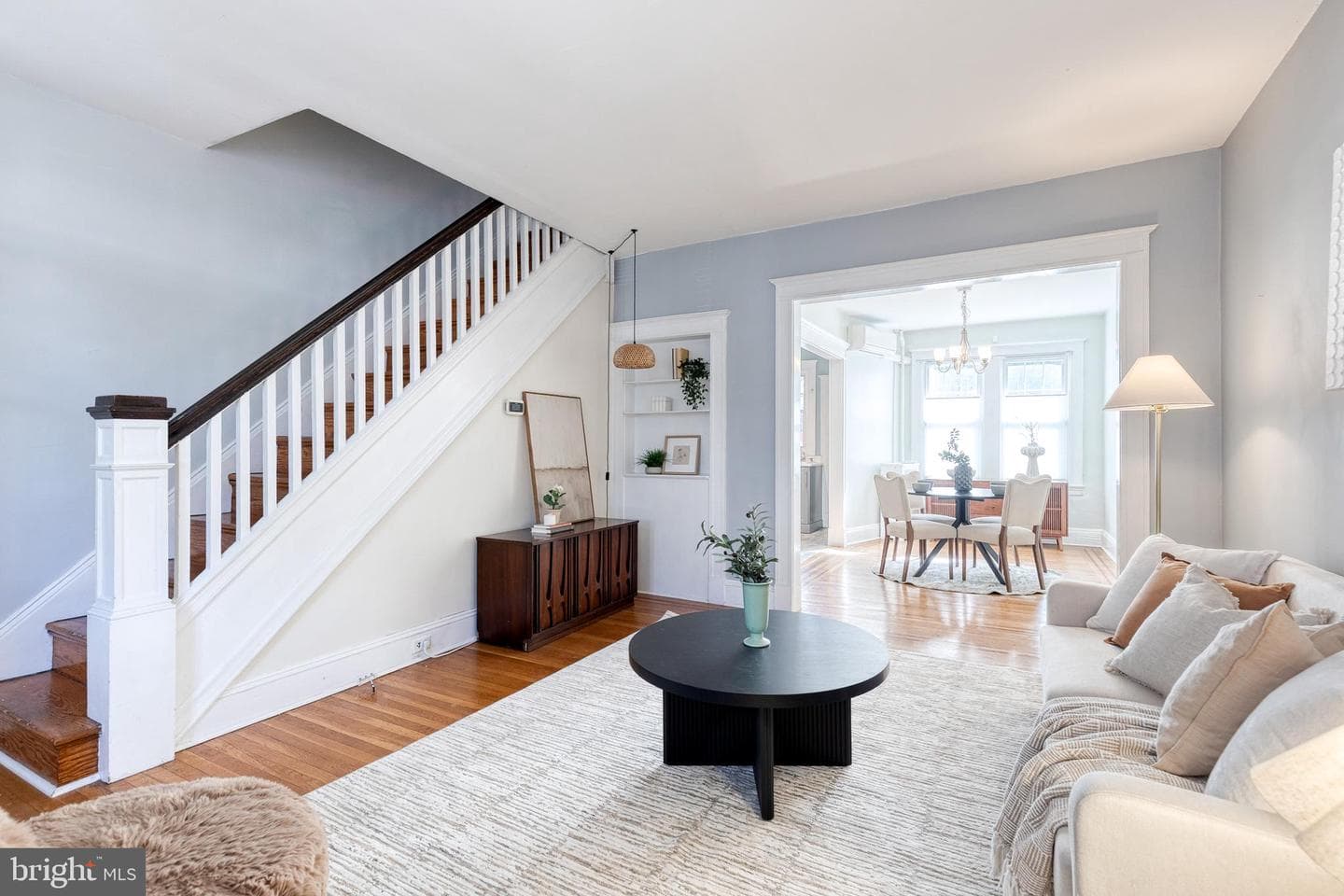 4437 Newport Avenue photo 8