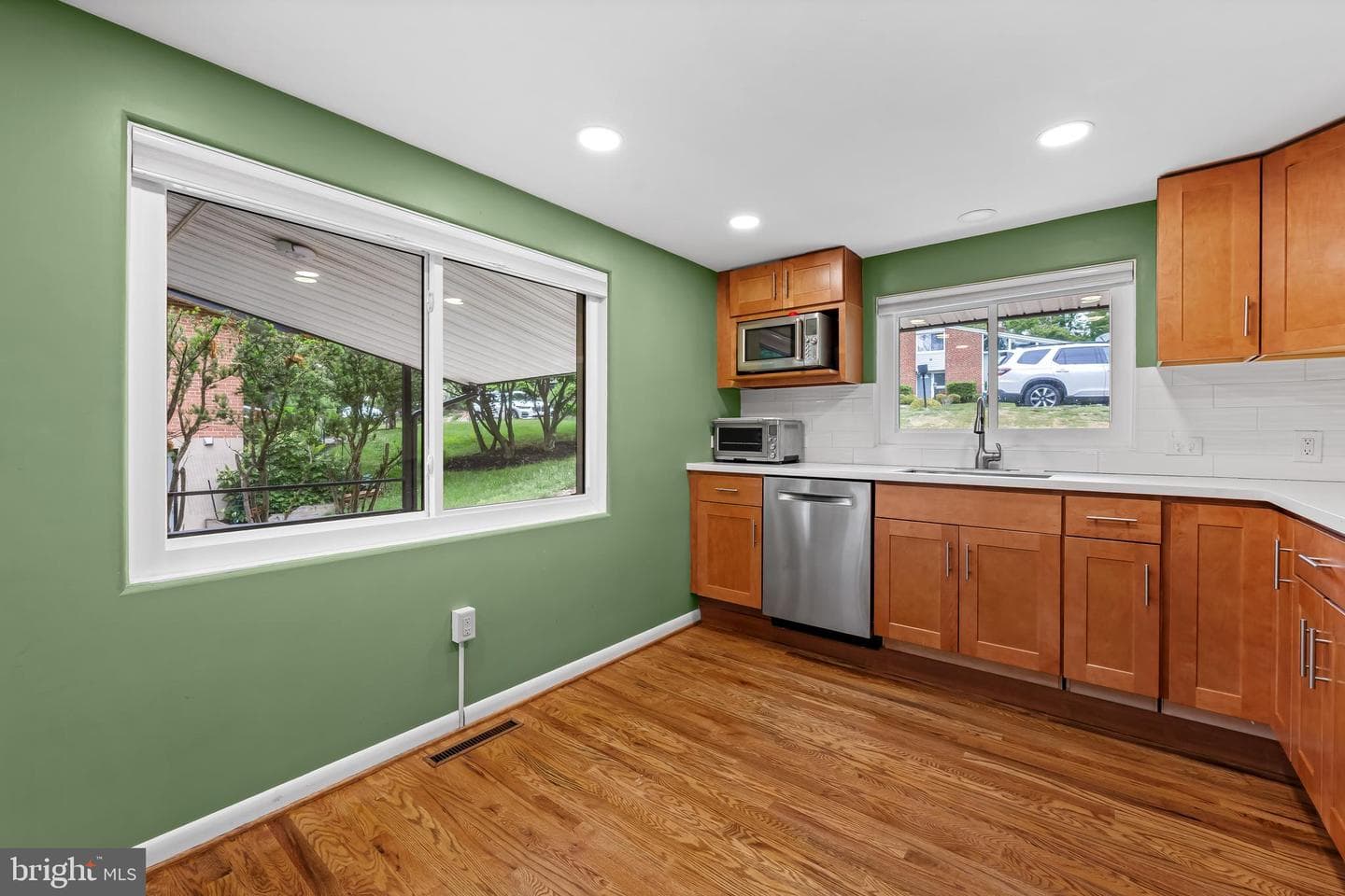 6004 Ivydene Terrace photo 9
