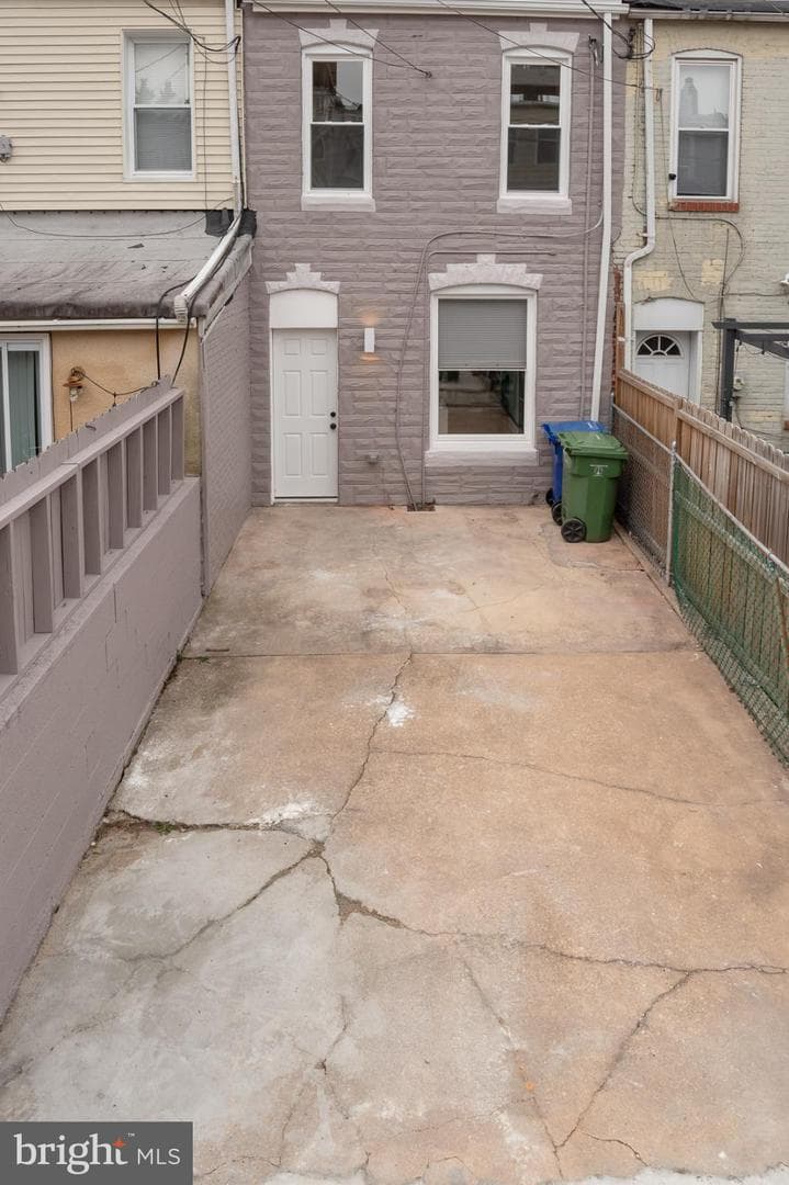 117 S Bouldin St photo 38
