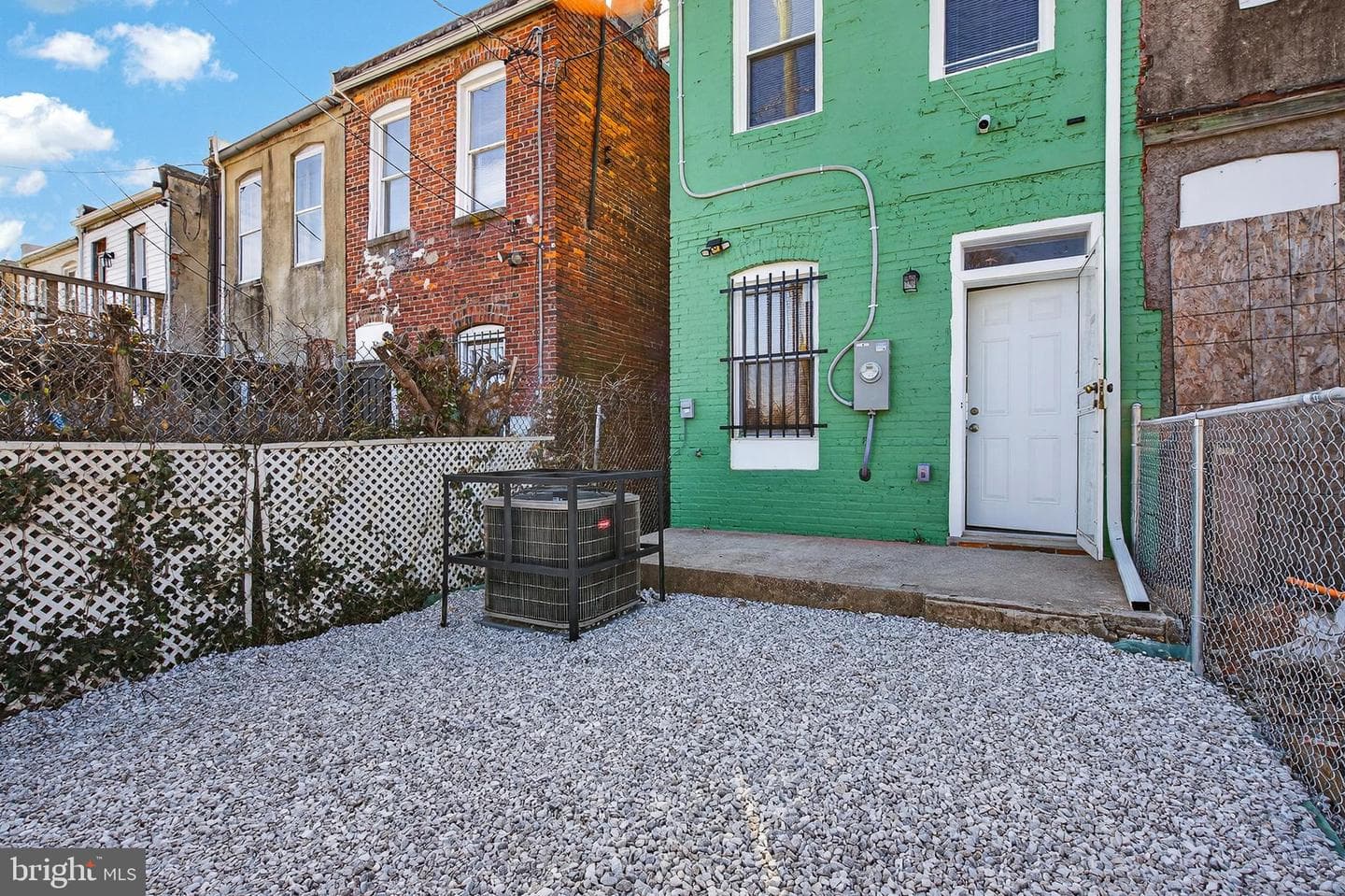 1762 E North Avenue photo 36