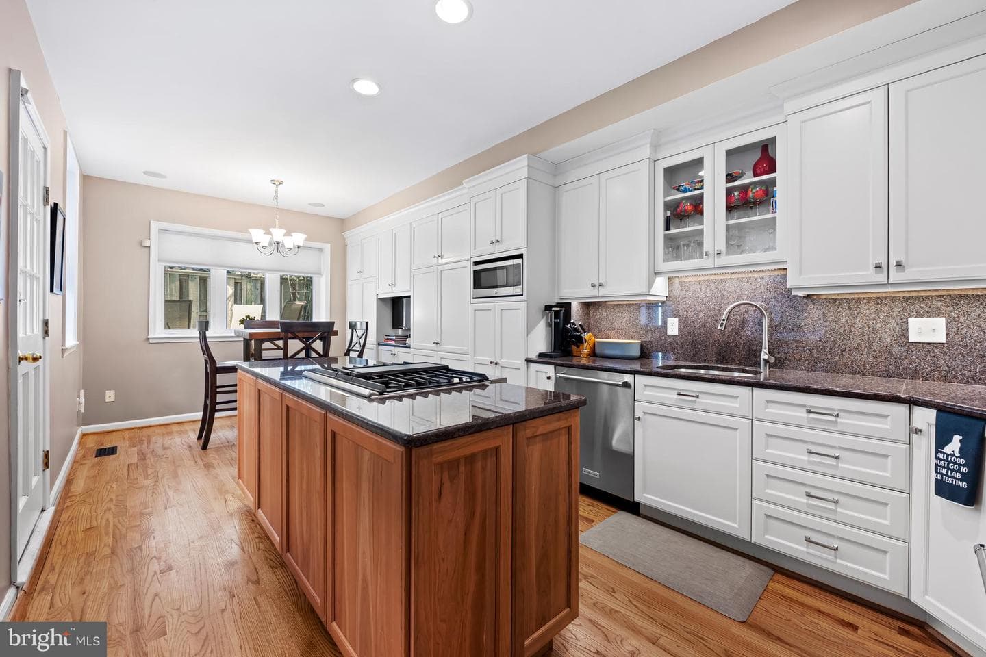 829 William Street photo 12