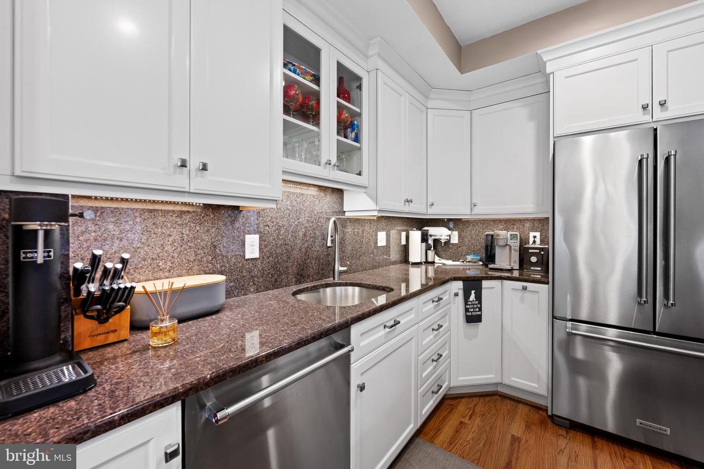 829 William Street photo 16