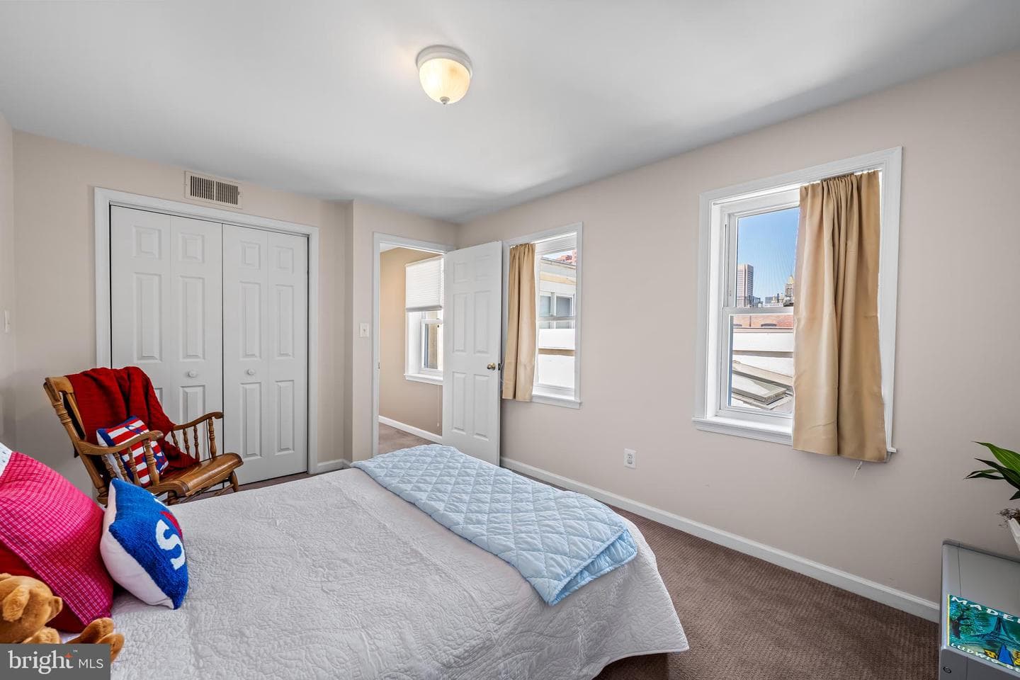 829 William Street photo 31