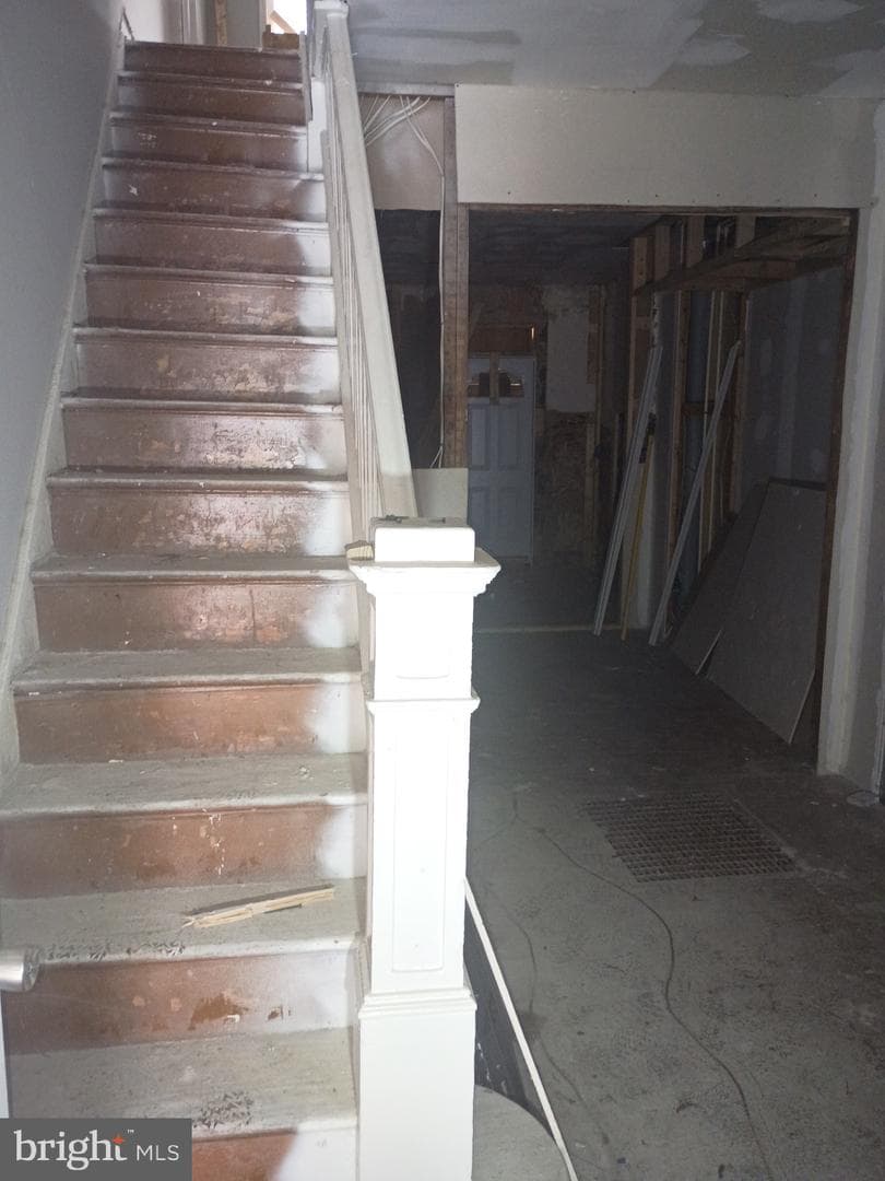 504 E Lynn Avenue photo 2