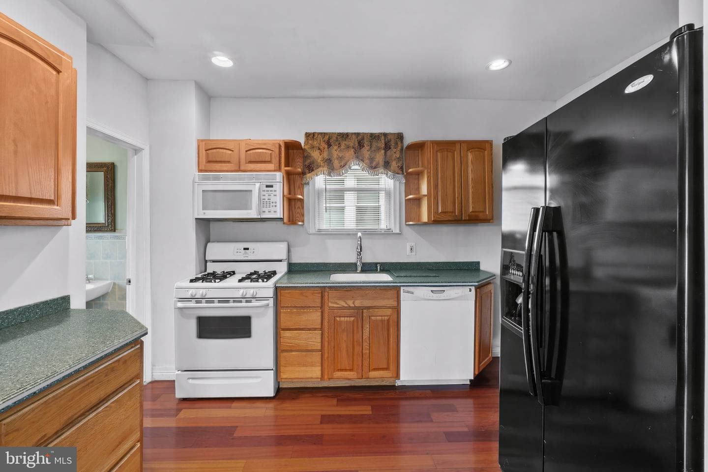 2827 Fleetwood Avenue photo 10