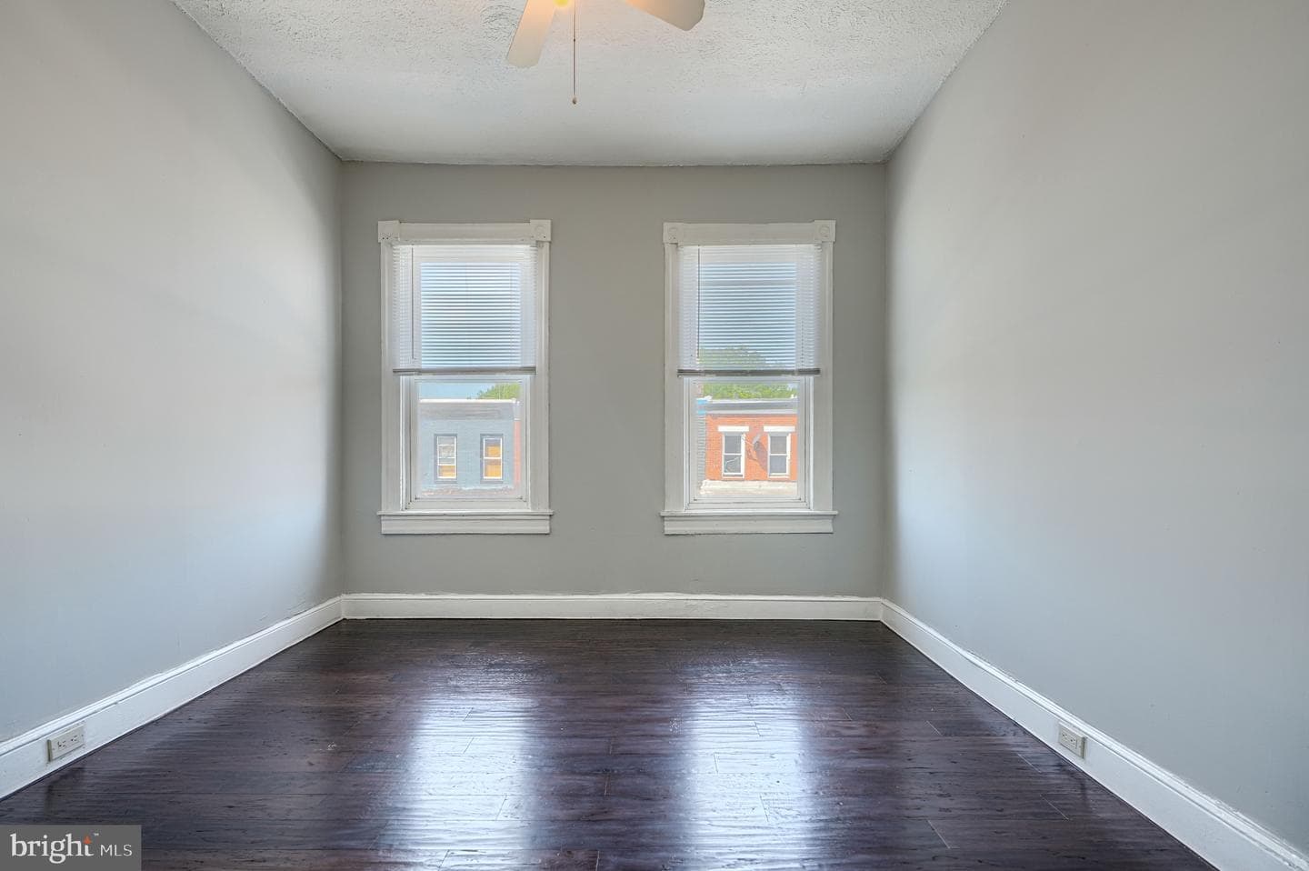 405 Robinson Street photo 20