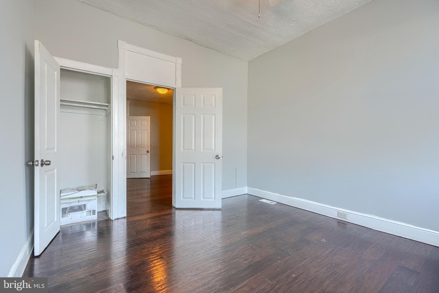 405 Robinson Street photo 22
