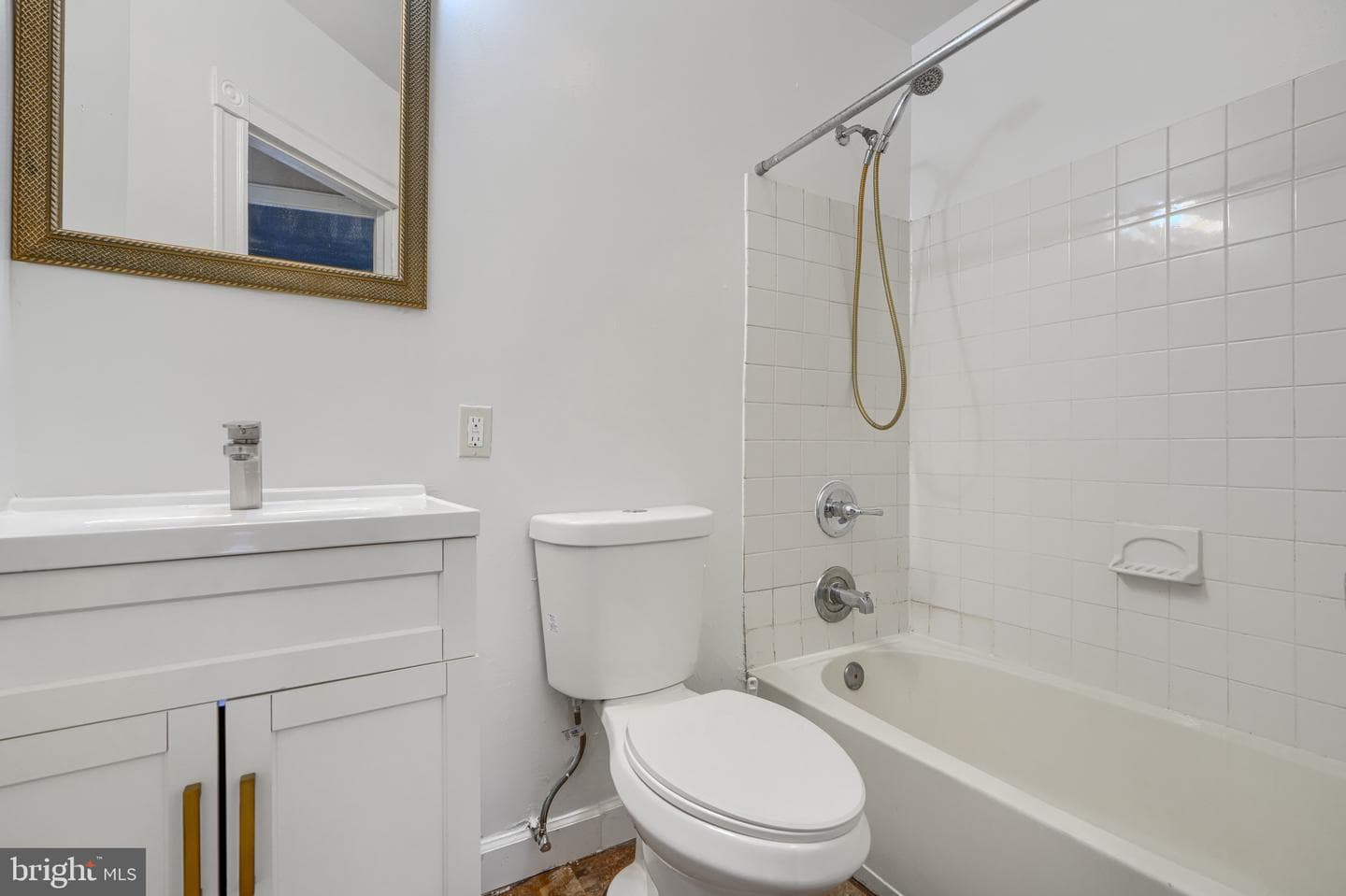 405 Robinson Street photo 23